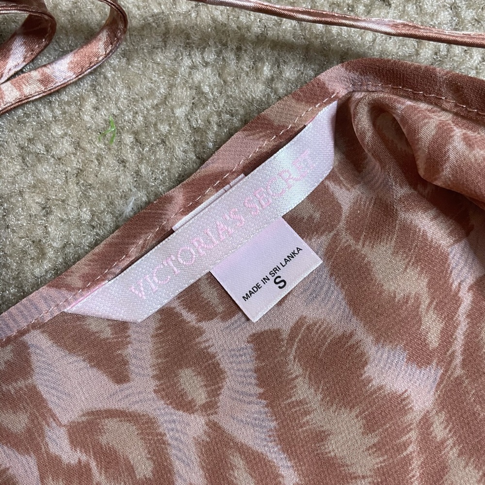 Victoria’s Secret vintage leopard print slip - Picture 2 of 6